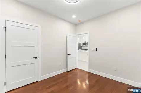 633 Lafayette Avenue Hawthorne NJ 07506