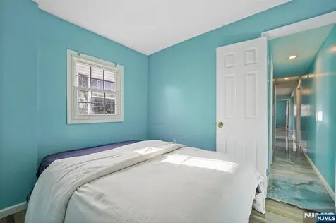 21 Helen Drive Moonachie NJ 07074