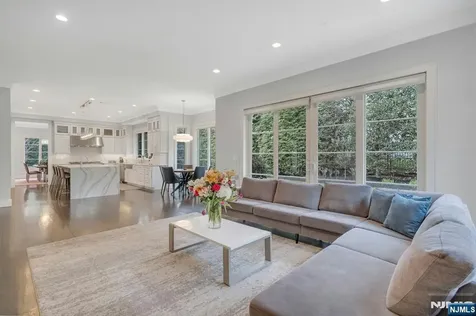 45 Brook Way Demarest NJ 07627