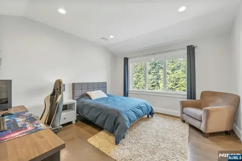 45 Brook Way Demarest NJ 07627