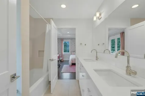 45 Brook Way Demarest NJ 07627