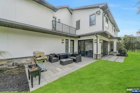 45 Brook Way Demarest NJ 07627