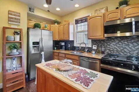 252 Grace Avenue Secaucus NJ 07094