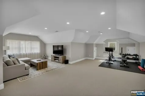 106 Koch Lane Old Tappan NJ 07675