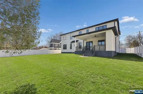 228 Spring Valley Road Paramus NJ 07652