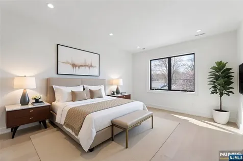 228 Spring Valley Road Paramus NJ 07652