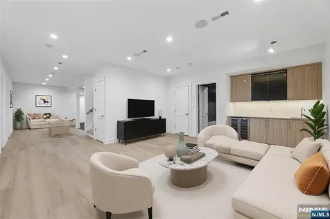 228 Spring Valley Road Paramus NJ 07652