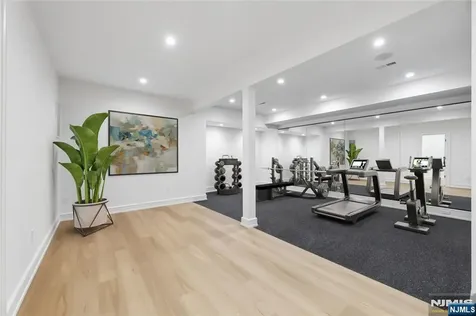 228 Spring Valley Road Paramus NJ 07652