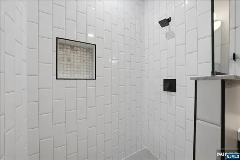 21 Lincoln Newark NJ 07102