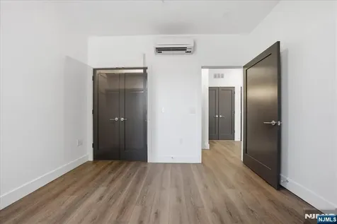 21 Lincoln Newark NJ 07102