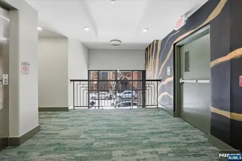 21 Lincoln Newark NJ 07102