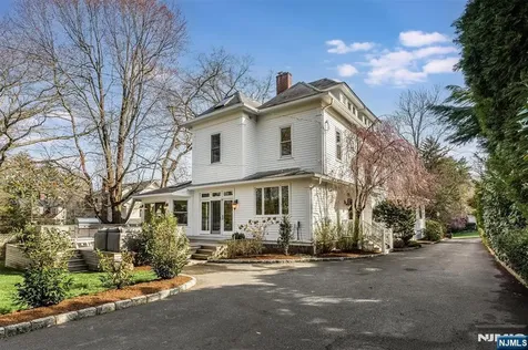109 Clarewill Avenue Montclair NJ 07043