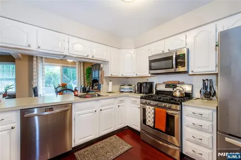 117 Quartz Lane Paterson NJ 07501