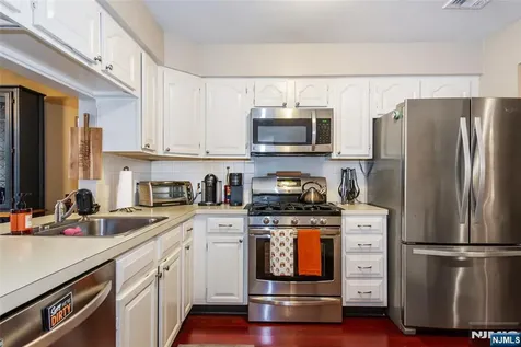 117 Quartz Lane Paterson NJ 07501