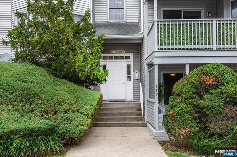 117 Quartz Lane Paterson NJ 07501