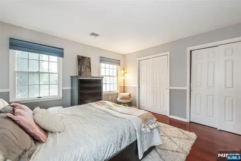 117 Quartz Lane Paterson NJ 07501