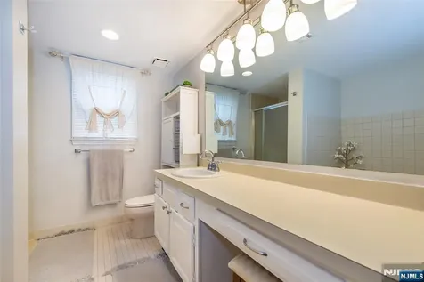 117 Quartz Lane Paterson NJ 07501