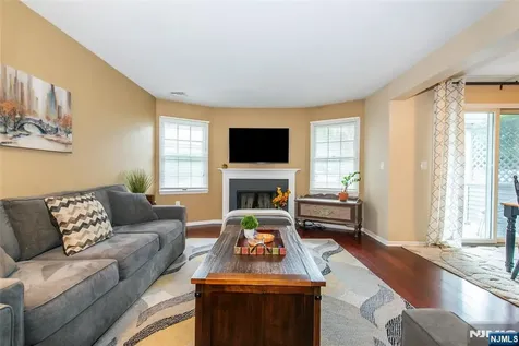 117 Quartz Lane Paterson NJ 07501