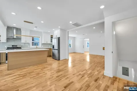 309 Ottawa Avenue Hasbrouck Heights NJ 07604