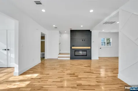 309 Ottawa Avenue Hasbrouck Heights NJ 07604