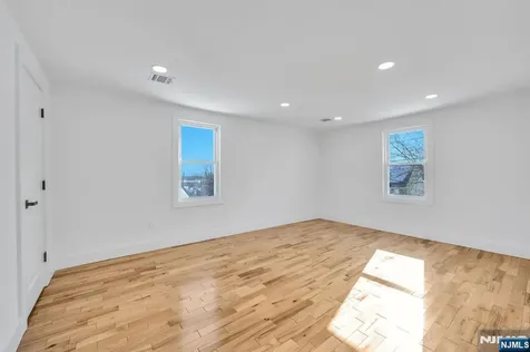 309 Ottawa Avenue Hasbrouck Heights NJ 07604