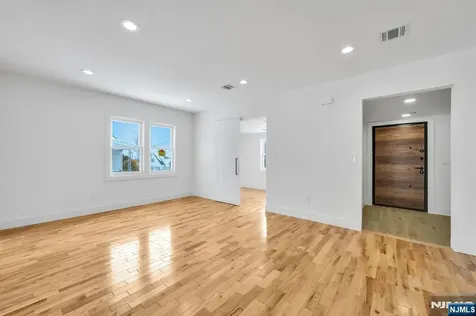 309 Ottawa Avenue Hasbrouck Heights NJ 07604