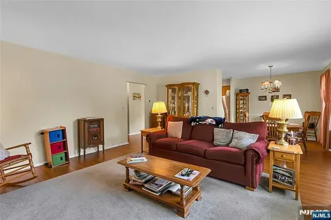 22-1 Tamaron Drive Waldwick NJ 07463