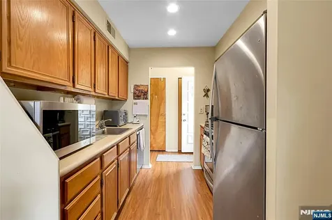 22-1 Tamaron Drive Waldwick NJ 07463