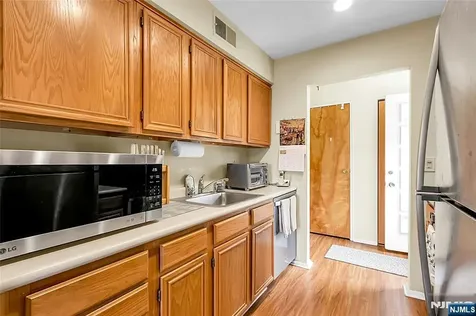 22-1 Tamaron Drive Waldwick NJ 07463