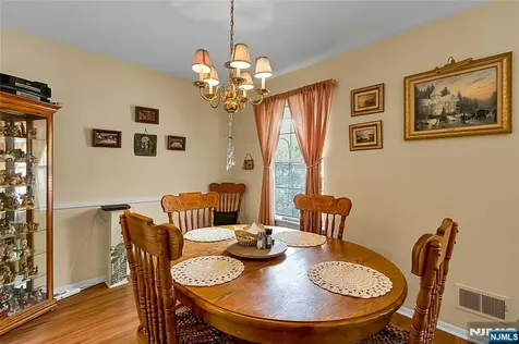 22-1 Tamaron Drive Waldwick NJ 07463