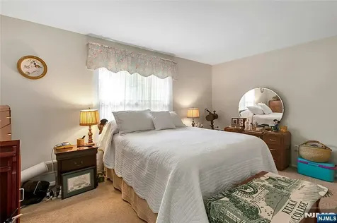 22-1 Tamaron Drive Waldwick NJ 07463