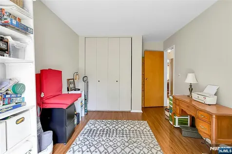 22-1 Tamaron Drive Waldwick NJ 07463