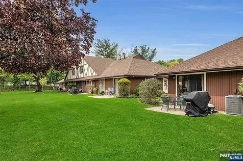 22-1 Tamaron Drive Waldwick NJ 07463
