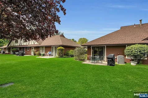 22-1 Tamaron Drive Waldwick NJ 07463