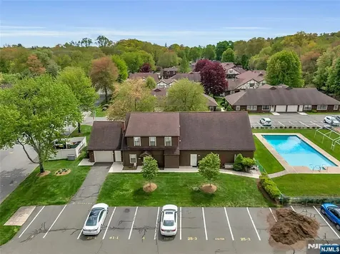 22-1 Tamaron Drive Waldwick NJ 07463