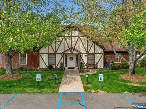 22-1 Tamaron Drive Waldwick NJ 07463
