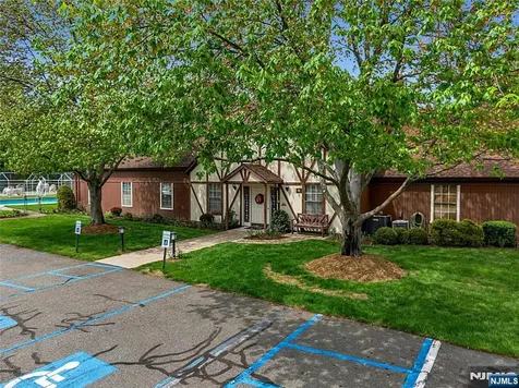 22-1 Tamaron Drive Waldwick NJ 07463
