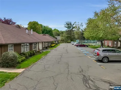 22-1 Tamaron Drive Waldwick NJ 07463