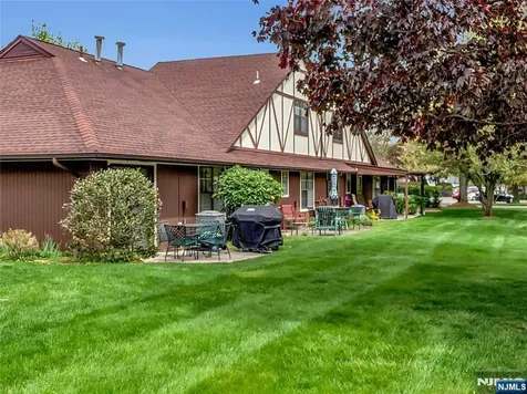 22-1 Tamaron Drive Waldwick NJ 07463