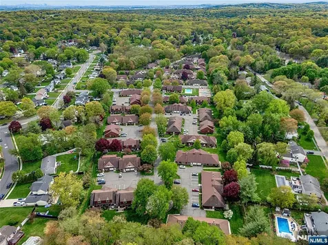 22-1 Tamaron Drive Waldwick NJ 07463