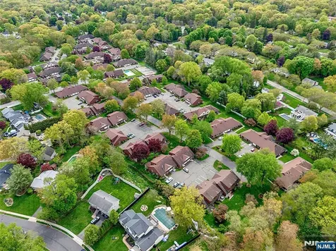 22-1 Tamaron Drive Waldwick NJ 07463