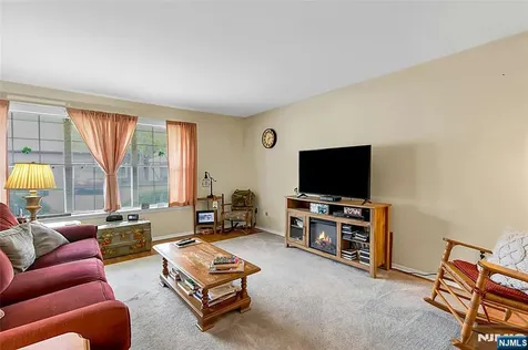 22-1 Tamaron Drive Waldwick NJ 07463