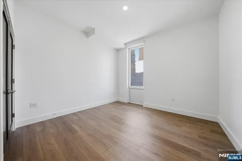 21 Lincoln Park Newark NJ 07102