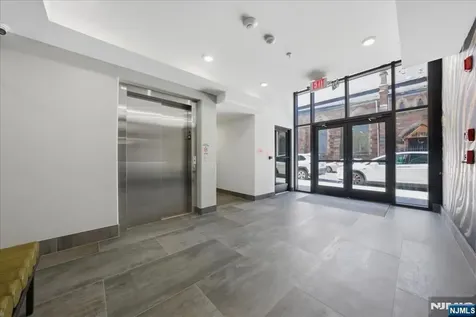 21 Lincoln Park Newark NJ 07102