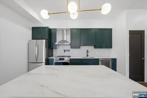 21 Lincoln Park Newark NJ 07102