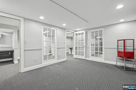 401 Pleasant Valley West Orange NJ 07052