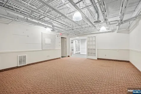 401 Pleasant Valley West Orange NJ 07052