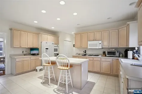 1 Jenny Lane Wayne NJ 07470