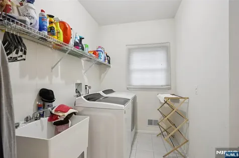 1 Jenny Lane Wayne NJ 07470