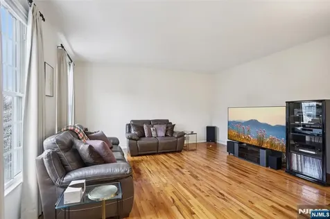1 Jenny Lane Wayne NJ 07470